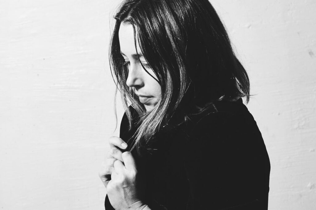 Marie Espinosa la pleureuse Yann Orhan